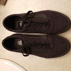 Black Van's kid's size 5.5